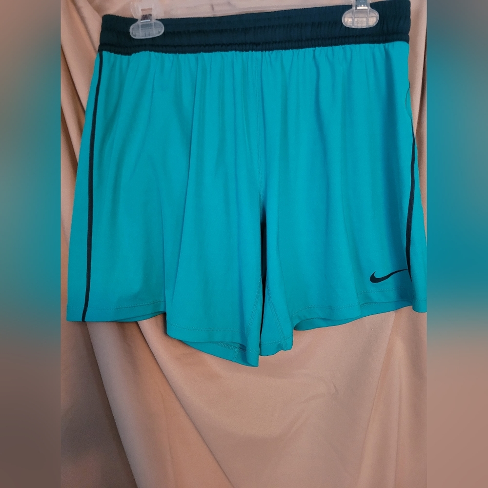 Medium Womens Activewear Shorts. By Nike (green/Elastic Waist Band/Drawstring)